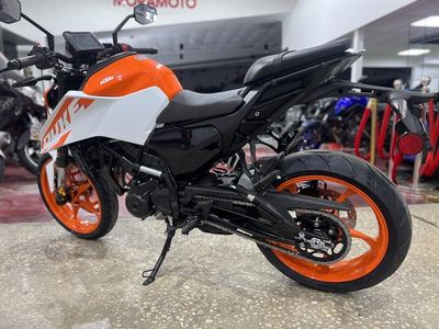 2024 KTM 250 Duke - Photo 5