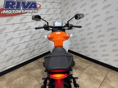 2024 KTM 250 Duke - Photo 9