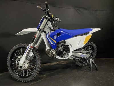 2025 Husqvarna TC 250 Heritage - Photo 2