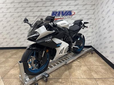 2026 CFMOTO 675SS - Photo 2