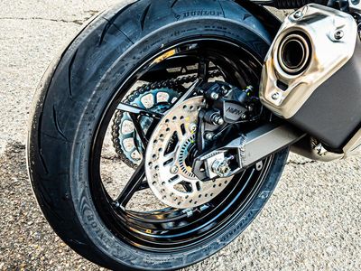 2025 Kawasaki Z900 ABS Metallic Spark Black/Metallic Carbon Gray - Photo 10