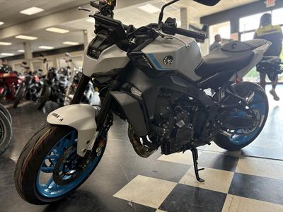 2025 Yamaha MT-09 - Photo 2