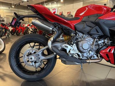 2025 Ducati Streetfighter V2 S - Photo 13