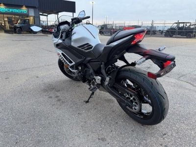 2026 Kawasaki Ninja 650 ABS - Photo 4