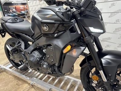 2025 Yamaha MT-09 - Photo 10