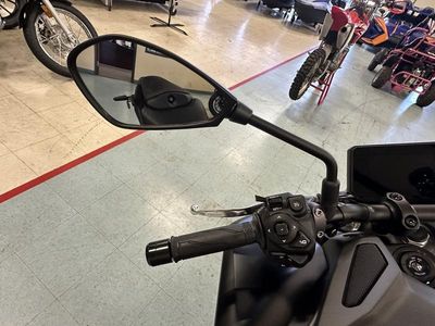 2025 Yamaha MT-09 - Photo 11