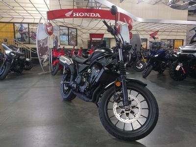 2025 Honda SCL500 - Photo 3
