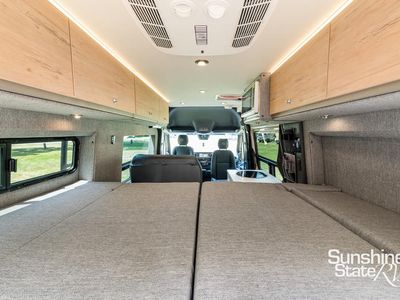 2025 Storyteller Overland - Photo 9