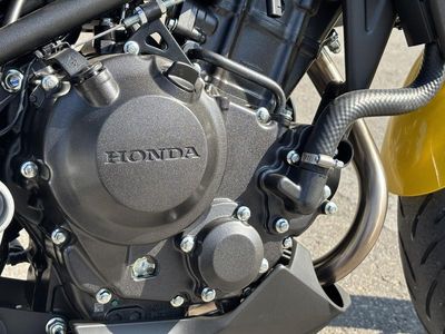2025 Honda CB300R - Photo 8