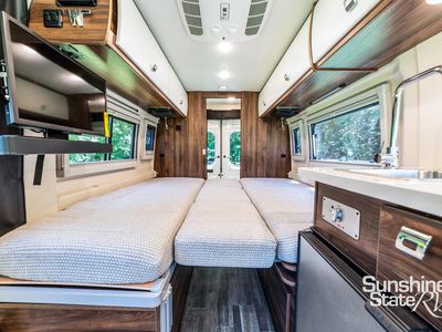 2025 Winnebago Travato - Photo 32