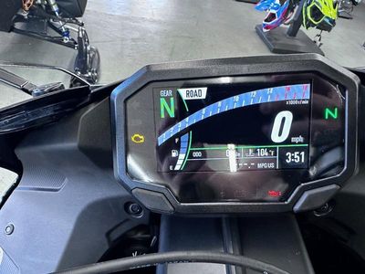 2025 Kawasaki Ninja ZX-6R - Photo 12