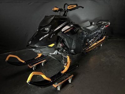 2024 Ski-Doo Summit X with Expert Package Rotax 850 E-TEC Turbo R 154 H_Alt 4.5 in. - Photo 1