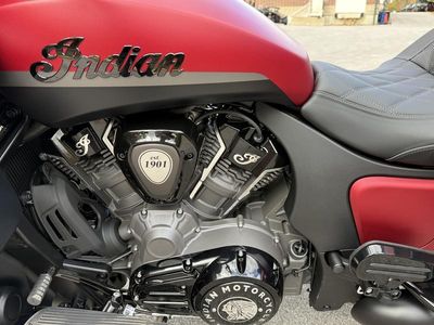 2025 Indian Motorcycle Pursuit Dark Horse w/PowerBand Audio Sunset Red Smoke with Black Smoke - Photo 10