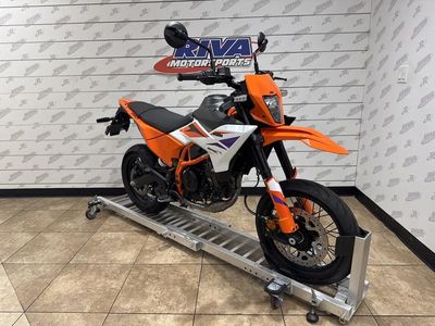 2025 KTM 390 SMC R - Photo 1