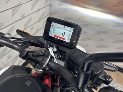 2025 Honda CB750 Hornet - Photo 12