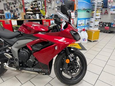 2025 Triumph Daytona 660 Carnival Red/Sapphire Black - Photo 5