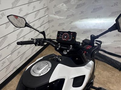 2025 CFMOTO 300NK - Photo 5