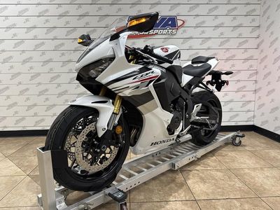 2025 Honda CBR1000RR - Photo 2