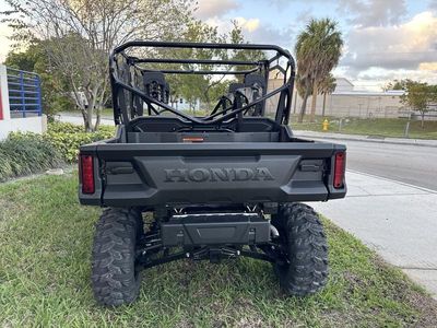 2025 Honda Pioneer 1000-6 Deluxe Crew - Photo 4