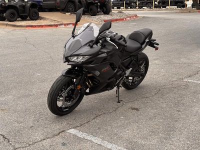 2026 Kawasaki Ninja 650 - Photo 4