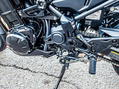 2025 Kawasaki Z900 ABS Metallic Spark Black/Metallic Carbon Gray - Photo 8