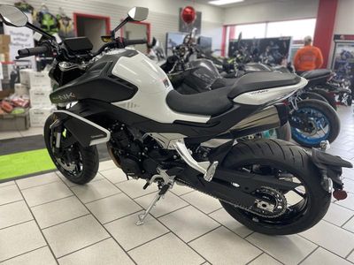 2024 CFMOTO 800NK - Photo 3