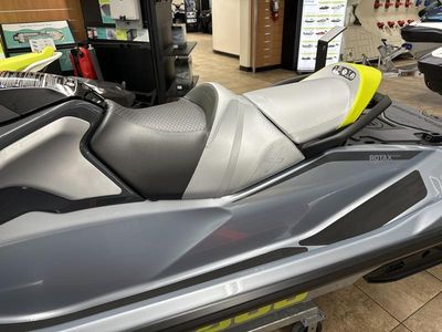 2025 Sea-Doo RXP-X 325 Tech, BRP Premium A, iBR Ice Metal / Manta Green - Photo 15