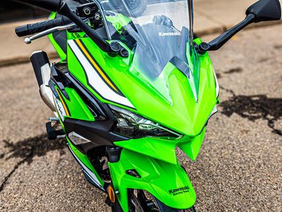 2025 Kawasaki Ninja 500 KRT Edition SE ABS - Photo 3