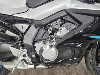 2025 CFMOTO 675SS - Photo 15