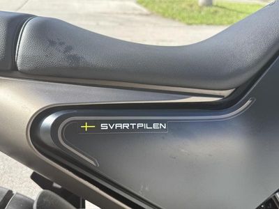 2023 Husqvarna Svartpilen 401 - Photo 9