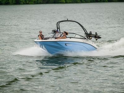2025 Yamaha Boats AR190 - Photo 1