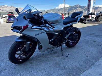 2025 Kawasaki Ninja ZX-6R ABS - Photo 2