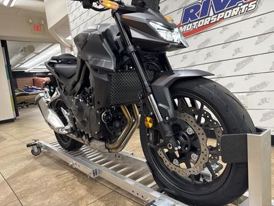 2025 Honda CB750 Hornet - Photo 9