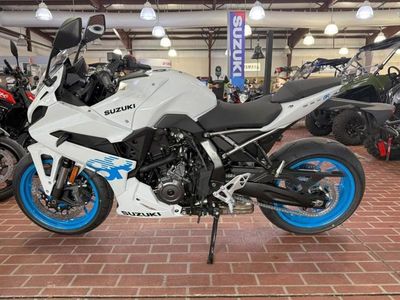 2026 Suzuki GSX-8R - Photo 8