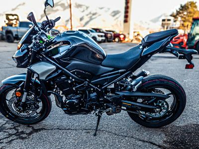 2025 Kawasaki Z900 ABS Metallic Spark Black/Metallic Carbon Gray - Photo 5