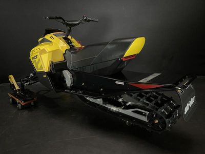 2026 Ski-Doo MXZ 200 - Photo 2