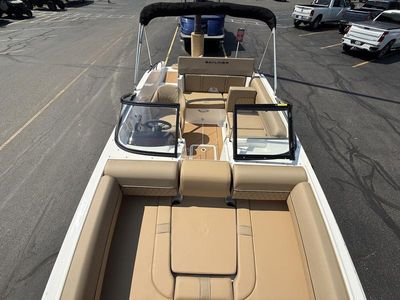 2025 Bayliner D20i - Photo 4