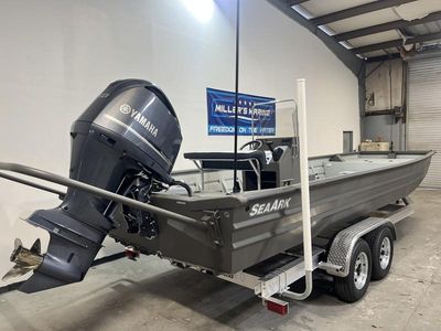 2025 SeaArk 2472 CUB - Photo 2