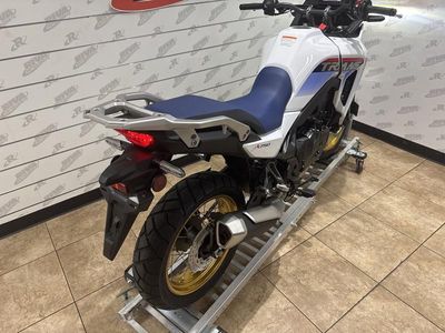 2025 Honda Transalp - Photo 6