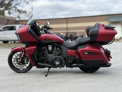 2025 Indian Motorcycle Pursuit Dark Horse w/PowerBand Audio Sunset Red Smoke with Black Smoke - Photo 8