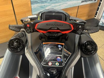 2025 Sea-Doo RXT-X 325 Ice Metal / Manta Green - Photo 9