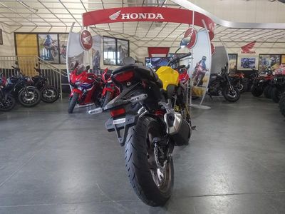 2025 Honda CB300R - Photo 9