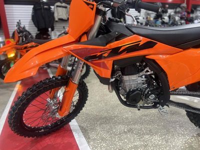 2025 KTM 450 SX-F - Photo 10