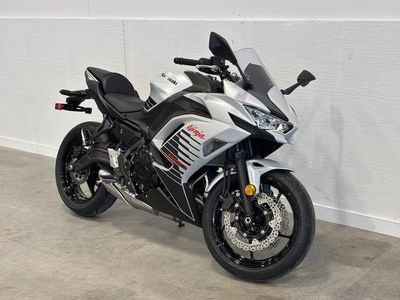 2026 Kawasaki Ninja 650 - Photo 1