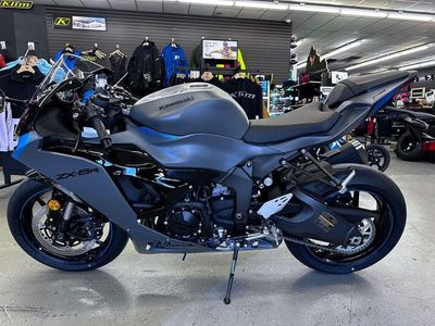 2025 Kawasaki Ninja ZX-6R - Photo 8