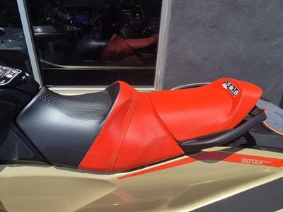 2025 Sea-Doo RXT-X 325 Metallic Tan / Lava Red Premium - Photo 10