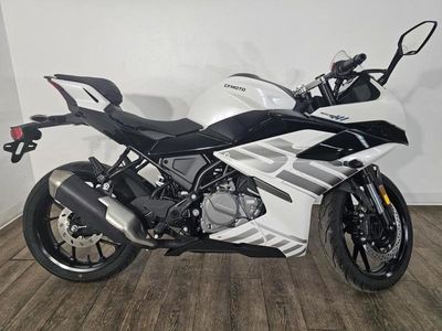 2026 CFMOTO 300SS - Photo 6