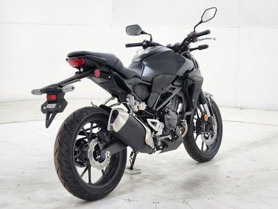 2025 Honda CB300R - Photo 5