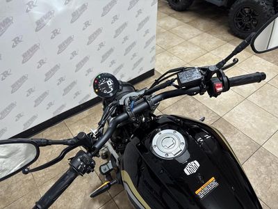 2025 Yamaha XSR700 - Photo 10