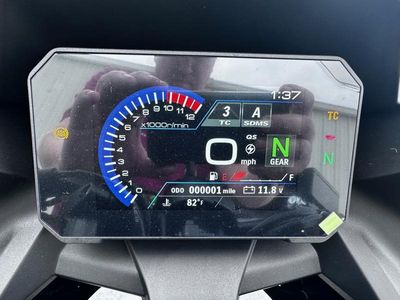 2024 Suzuki GSX-8R - Photo 13